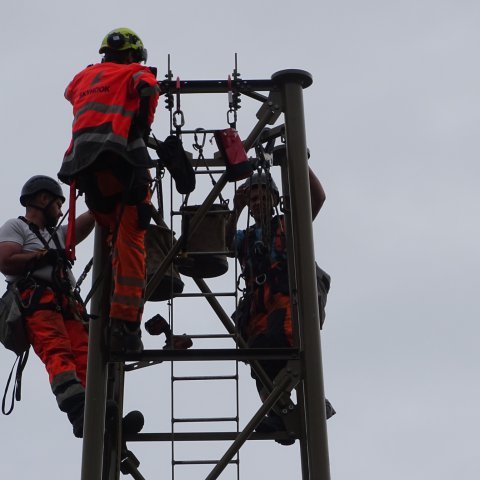 Finalizing the top of the mast